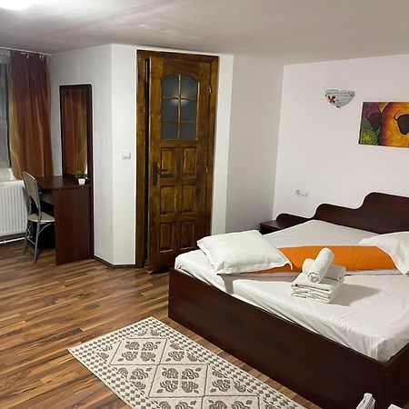 Отель Casa Maria Moieciu C Моечиу-де-Сус Экстерьер фото